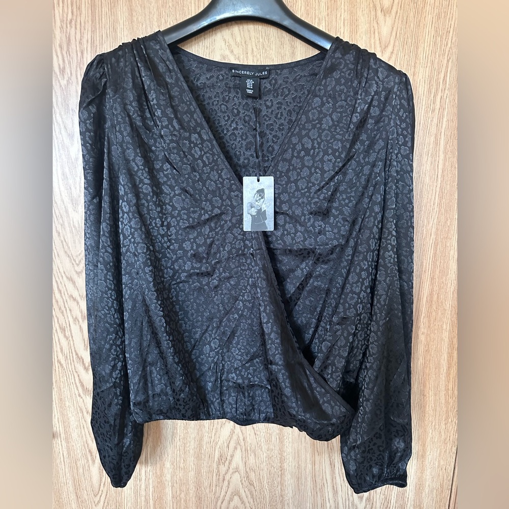 New Sincerely Jules Black Cheetah Print Long Sleeve Blouse Women’s M